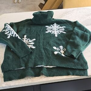 cupcakes & cashmere Forest Green Snowflake Turtleneck Sweater